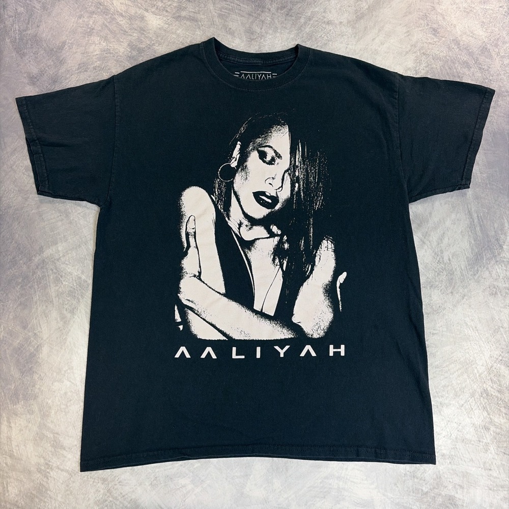 Aaliyah T Shirt Mens Large Black Graphic Portrait Short Sleeve Crewneck Cotton